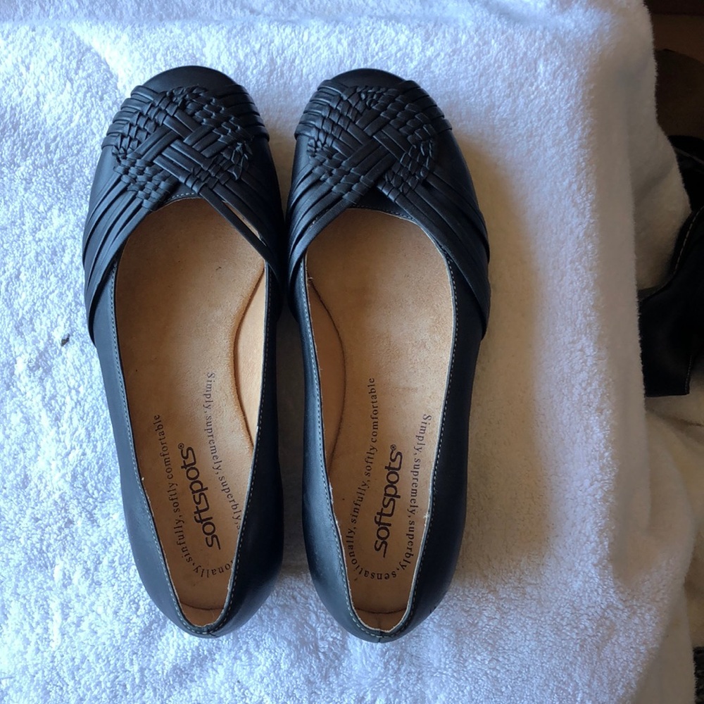 Soft Spots Helen Size 8WW NWOT